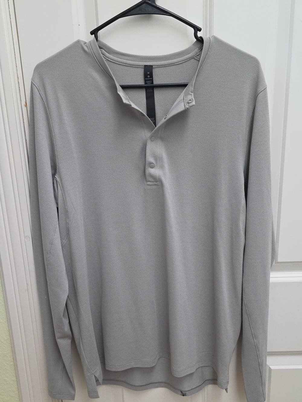 lululemon athletica Men's Long Sleeve Henley - Light Gray